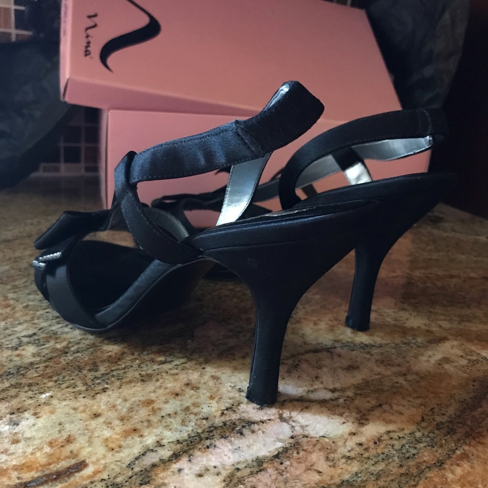 Nina Blinged Bow Tie Sandal πΊ - Picture 4 of 8
